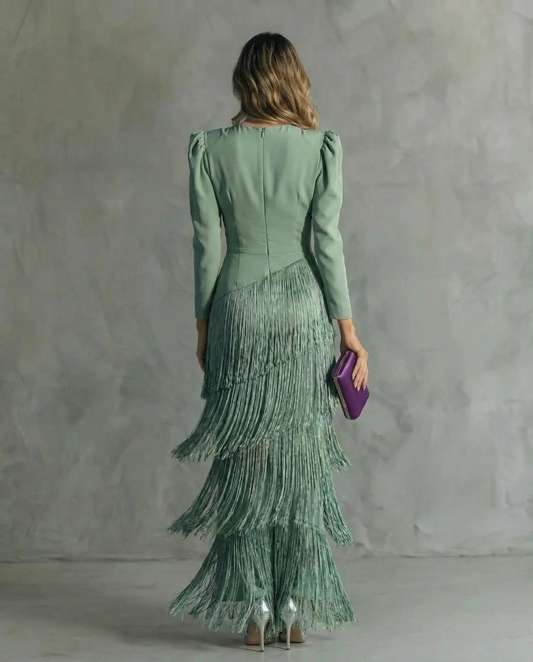 CLARA | Abito midi elegante con maniche a frange